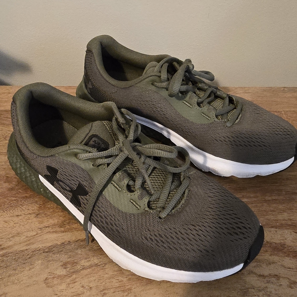 Under Armour Men's Green Athletic Shoes